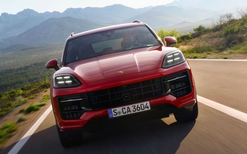2025 Porsche Cayenne Overview.